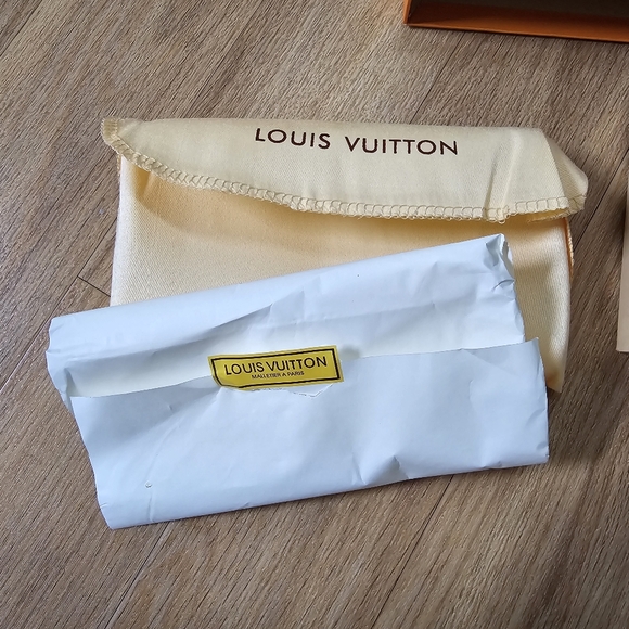 Louis Vuitton gift box - Picture 3 of 5